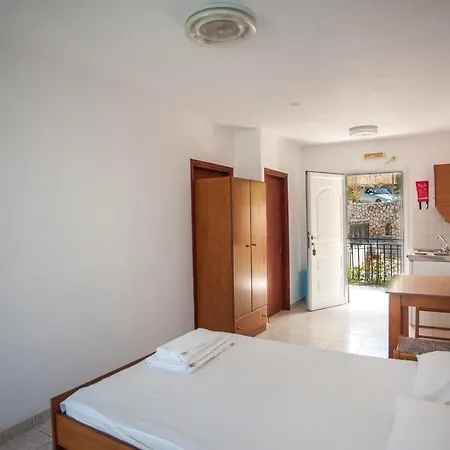 Hill Apartments! Апартаменты