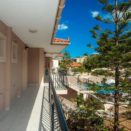 Hill Apartments! Влахата