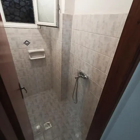 Hill Apartments! Apartamento